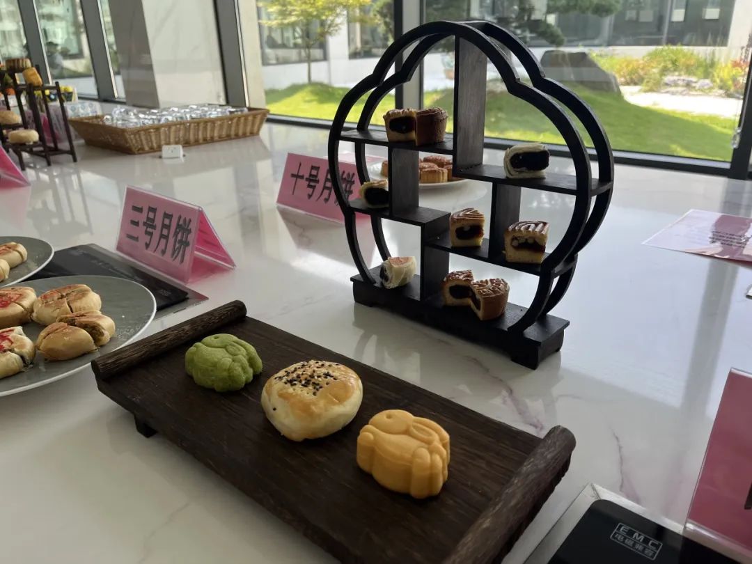 2d64d8ff-b837-4a6d-8b7c-0c37e72638d6